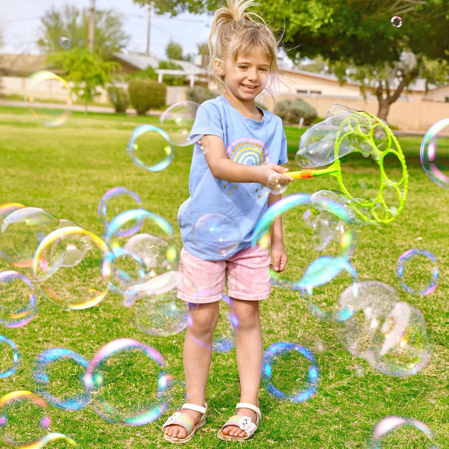 Syncfun Juego de 12 Varitas Gigantes de Burbujas de 21" con Bandeja para Niños, Verano, Juego Al Aire Libre, Fiesta de Cumpleaños, Juegos, 6 Pzas de Solución de Burbujas Apta para Personas de Todas las Edades