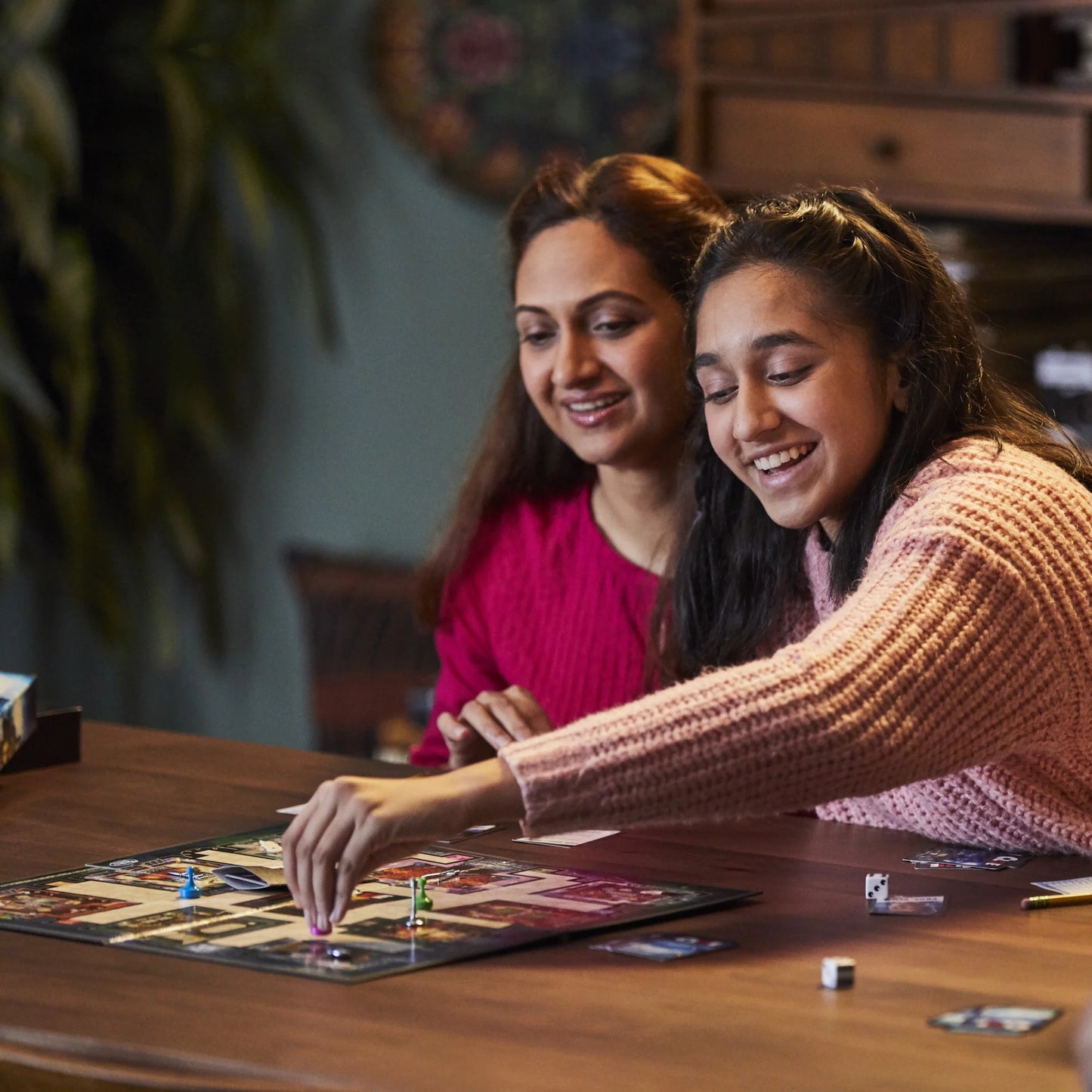 Clue Juego de Mesa Juego Misterioso para Niños de 8 Años en Adelante, Juegos Familiares para 2-6 Jugadores (Exclusivo de Walmart)